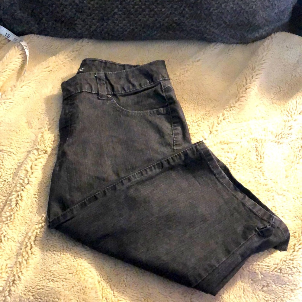 🔹4 for $30 Jeanstar Size 6 Black Denim Capris